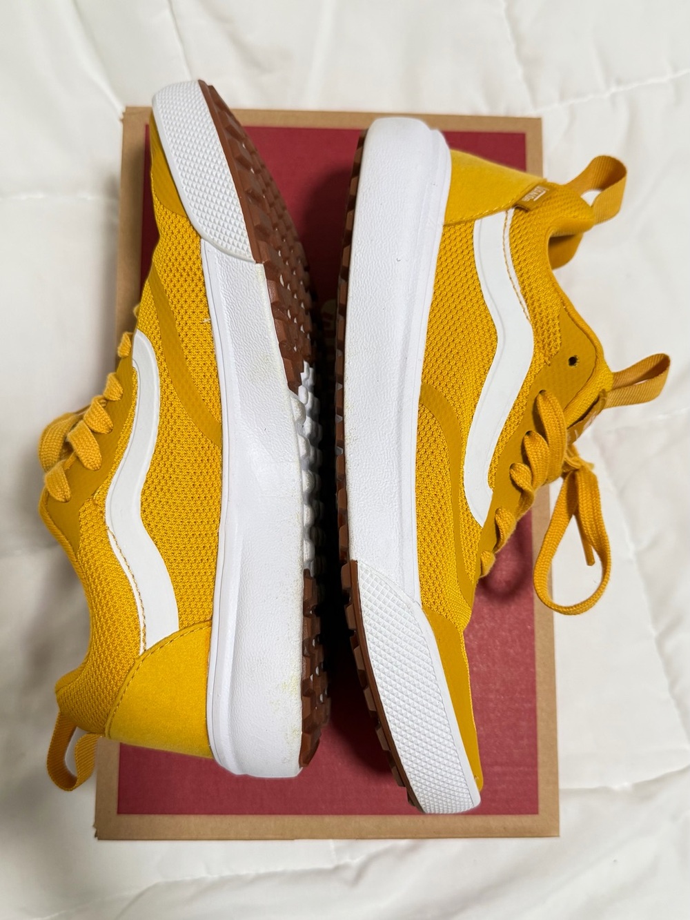 Vans Ultrarange. Casual Yellow Mesh Sneakers with White Accent. WORN ONLY ONCE